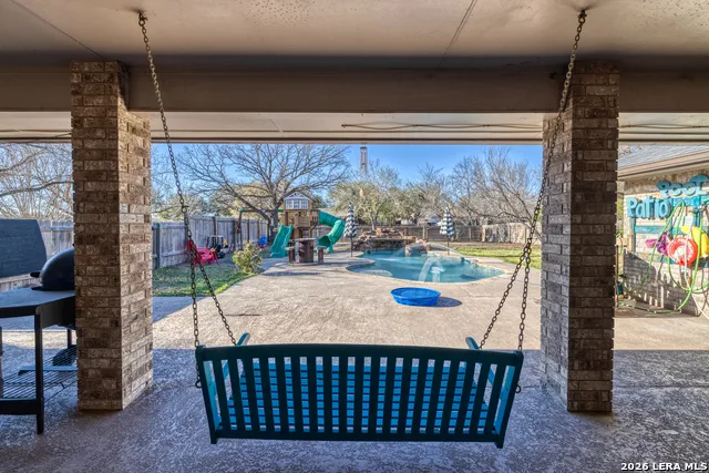 620 CENIZO BLVD Uvalde, TX 78801