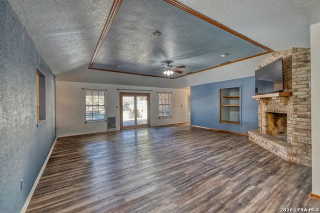 620 CENIZO BLVD Uvalde, TX 78801
