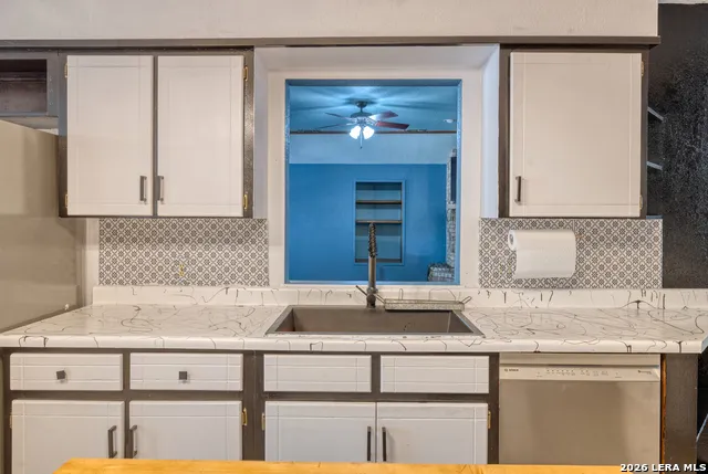 620 CENIZO BLVD Uvalde, TX 78801