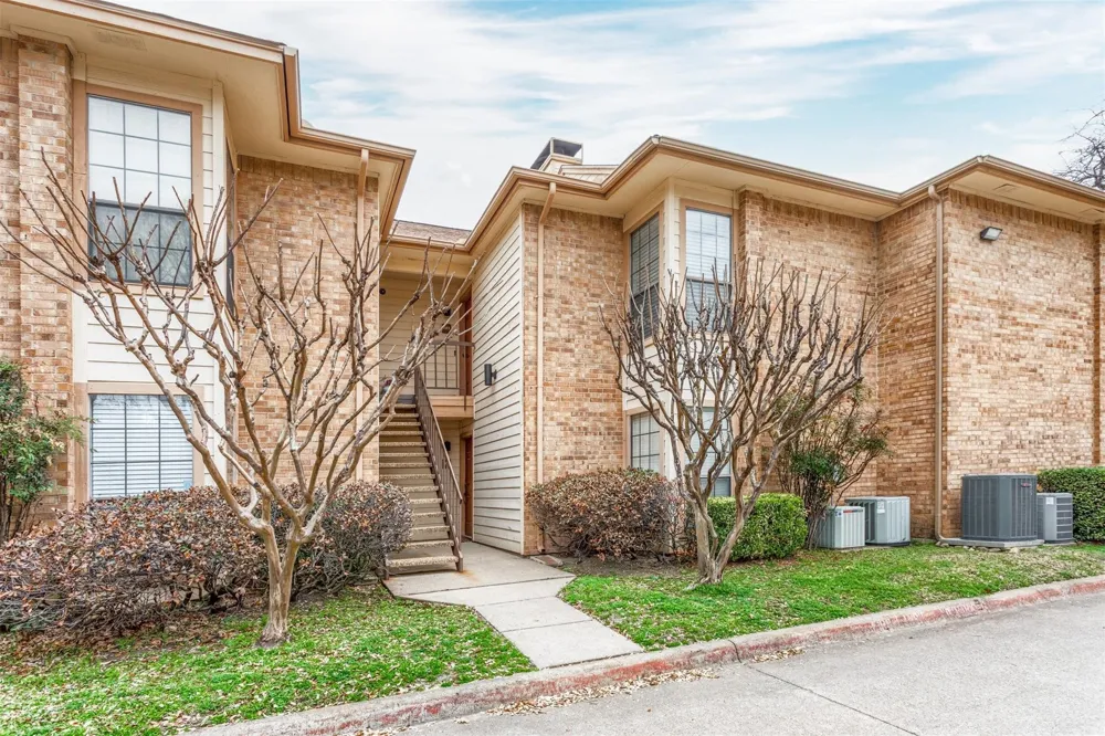 16301 Ledgemont Lane #283 Addison, TX 75001