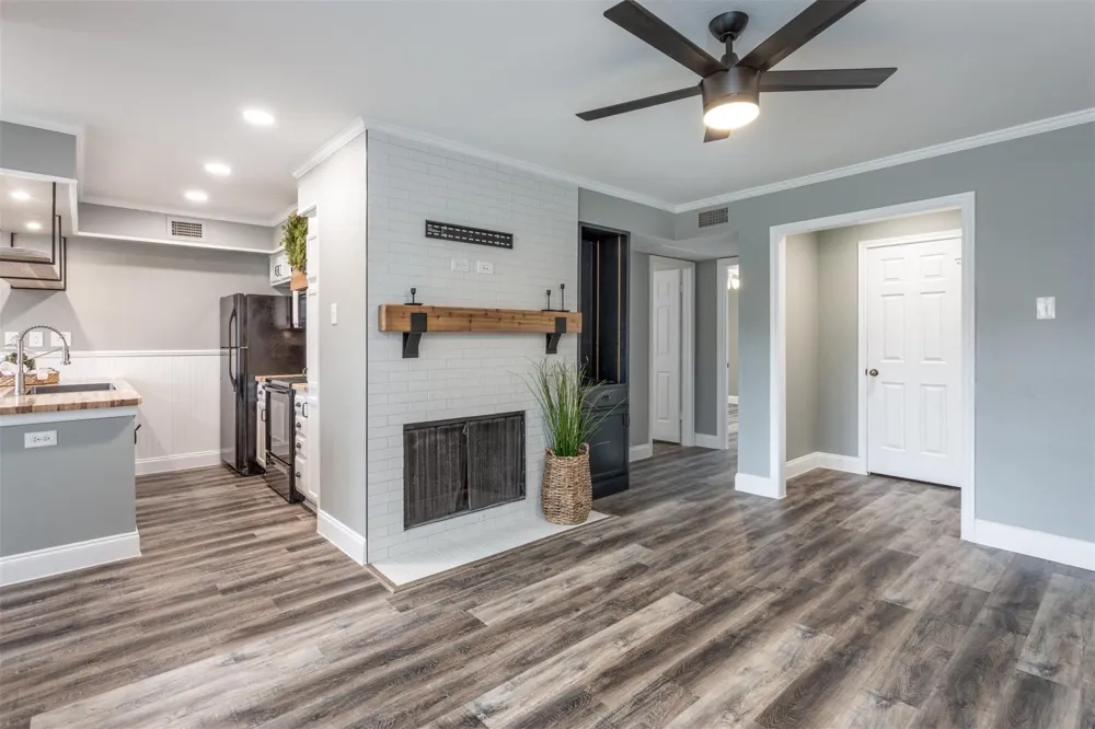 16301 Ledgemont Lane #283 Addison, TX 75001