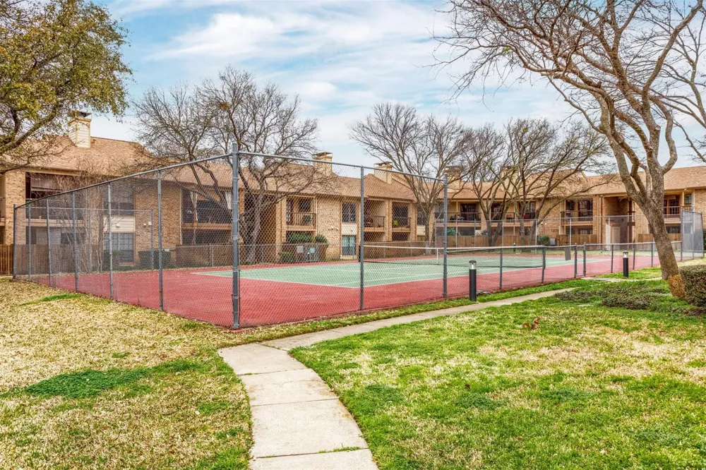 16301 Ledgemont Lane #283 Addison, TX 75001