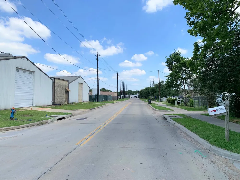 14807 Wagon Trail Road Pearland, TX 77584