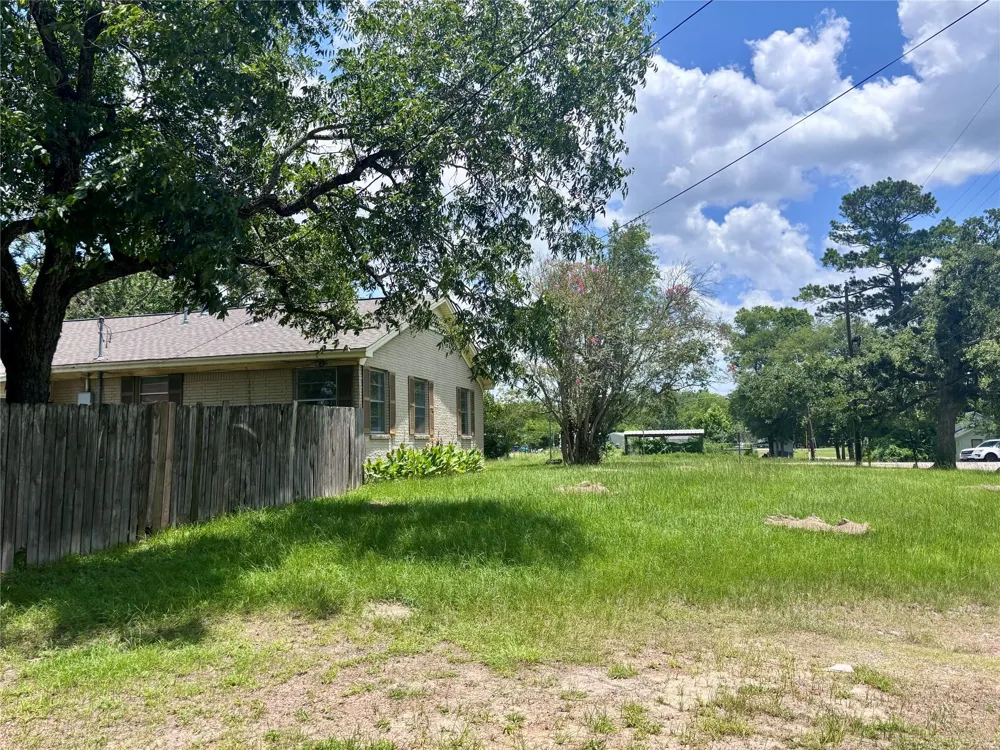 620 W Houston Street Lovelady, TX 75851