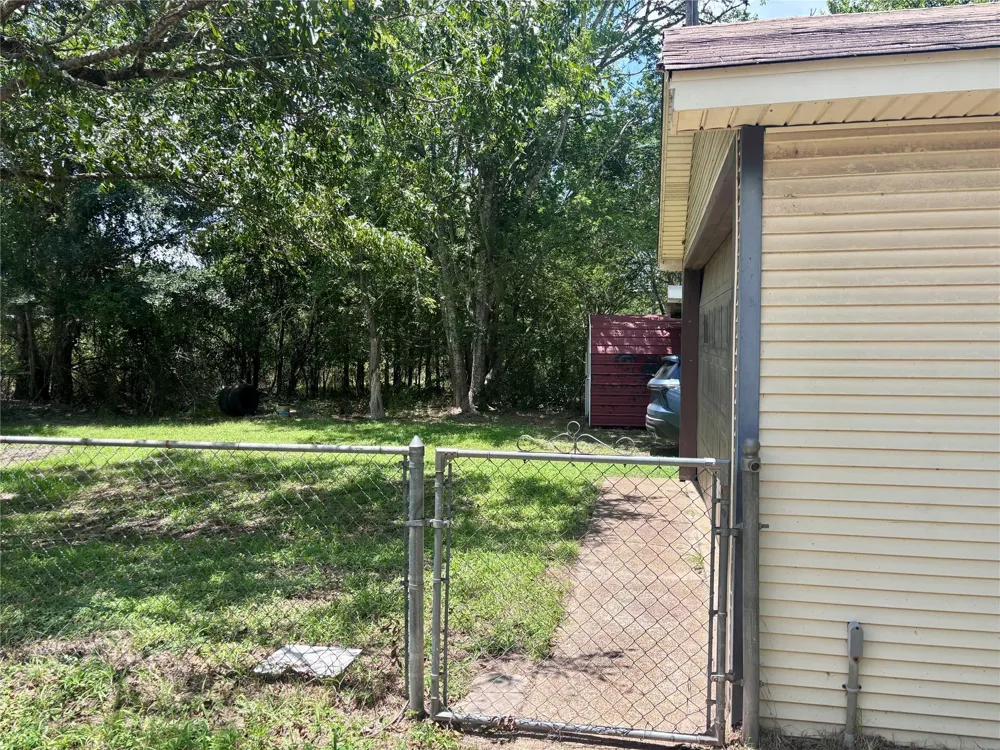 620 W Houston Street Lovelady, TX 75851