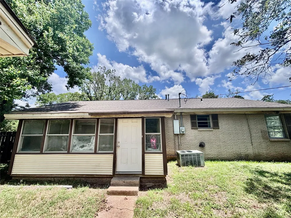 620 W Houston Street Lovelady, TX 75851