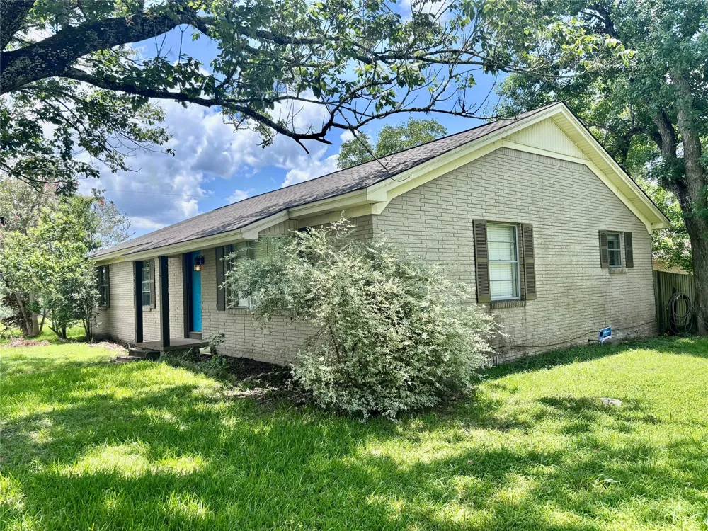 620 W Houston Street Lovelady, TX 75851