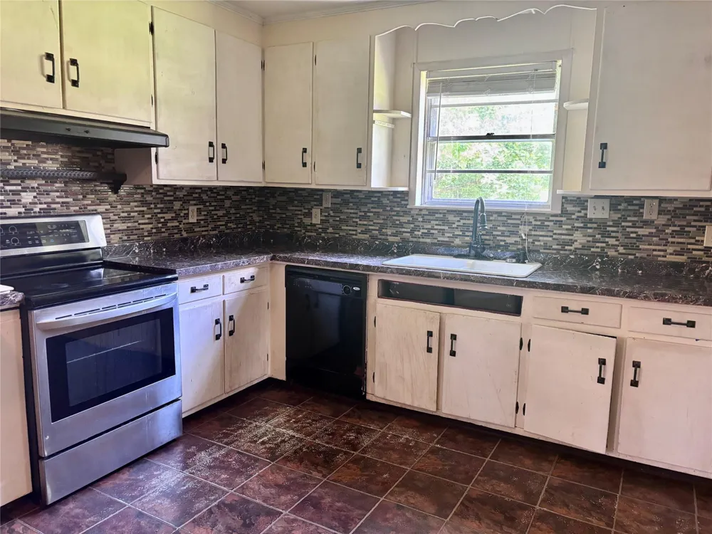 620 W Houston Street Lovelady, TX 75851