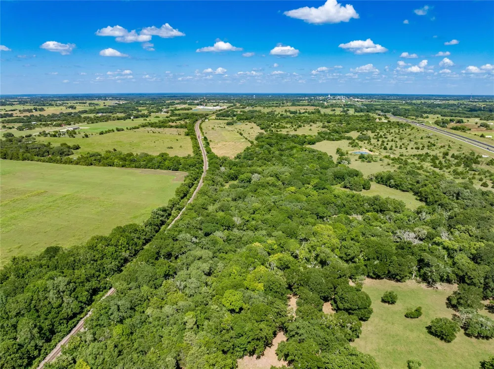 Cr 253 Weimar, TX 78962