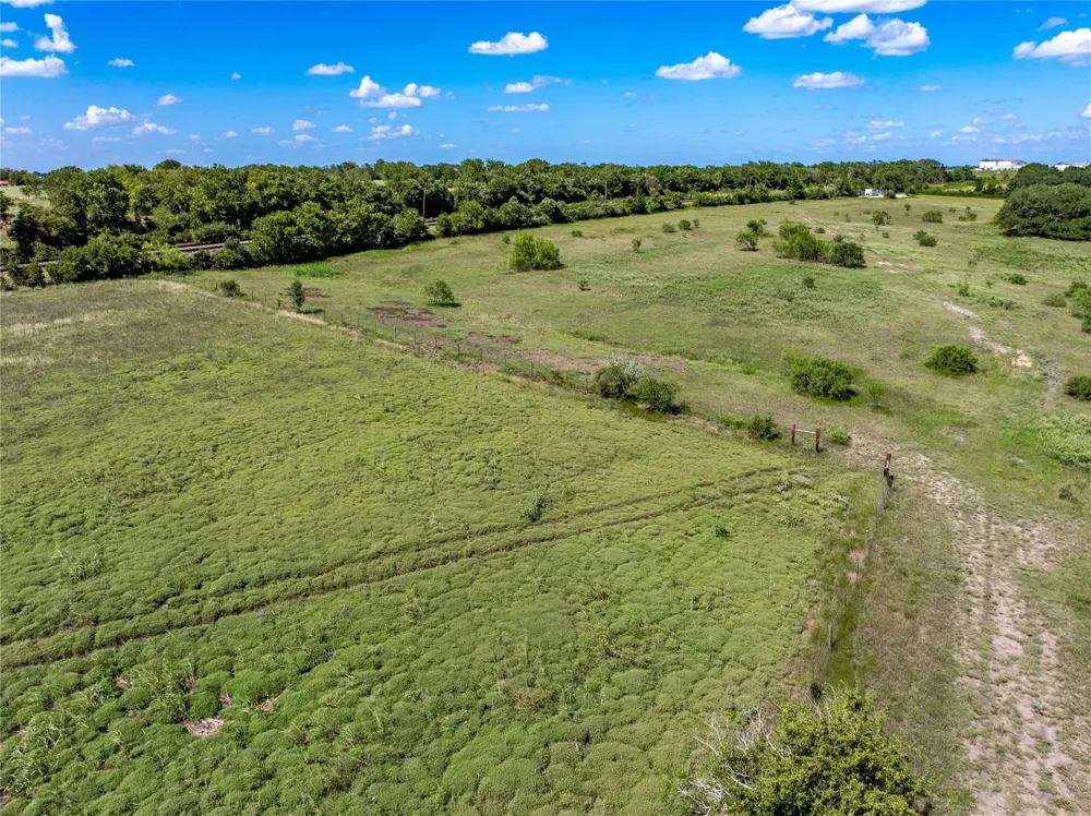 Cr 253 Weimar, TX 78962