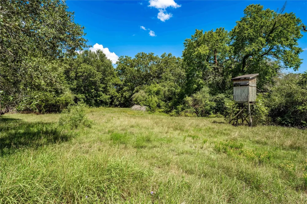 Cr 253 Weimar, TX 78962