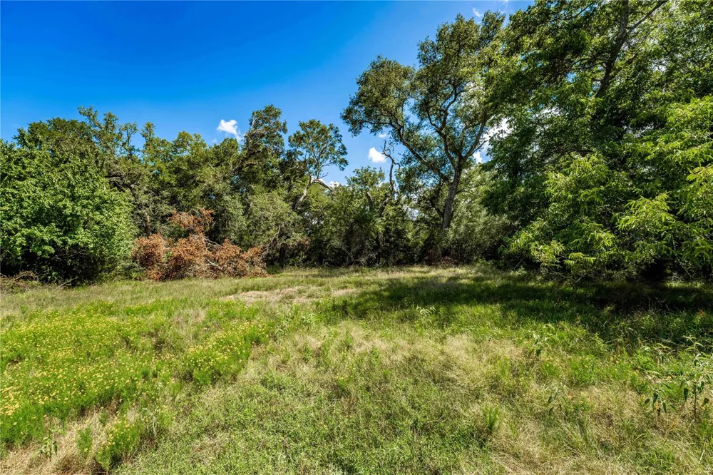 Cr 253 Weimar, TX 78962