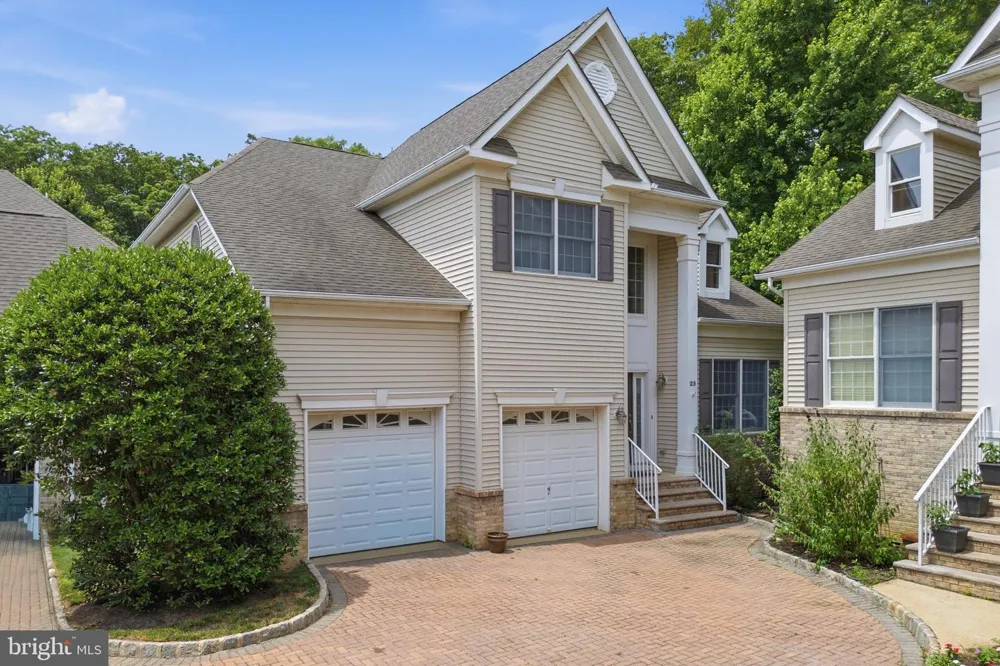 25 BRITTANY COURT Atlantic Highlands, NJ 07716