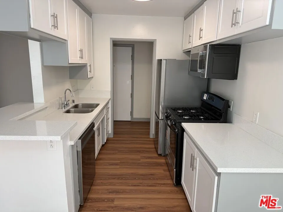 7769 Saint Bernard Street #3 Playa del Rey, CA 90293