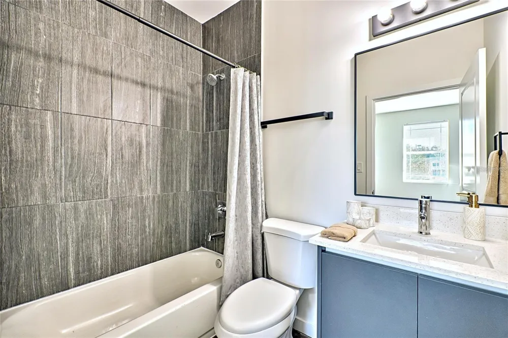 1595 NW 29TH ROAD #3 Gainesville, FL 32605