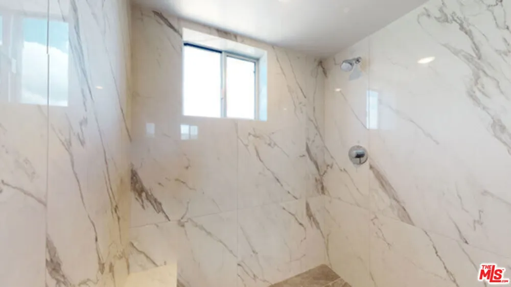 1143 Glenville Drive #501 Los Angeles, CA 90035