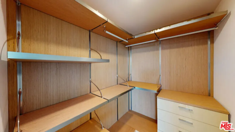 1143 Glenville Drive #501 Los Angeles, CA 90035