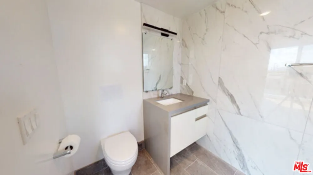 1143 Glenville Drive #501 Los Angeles, CA 90035