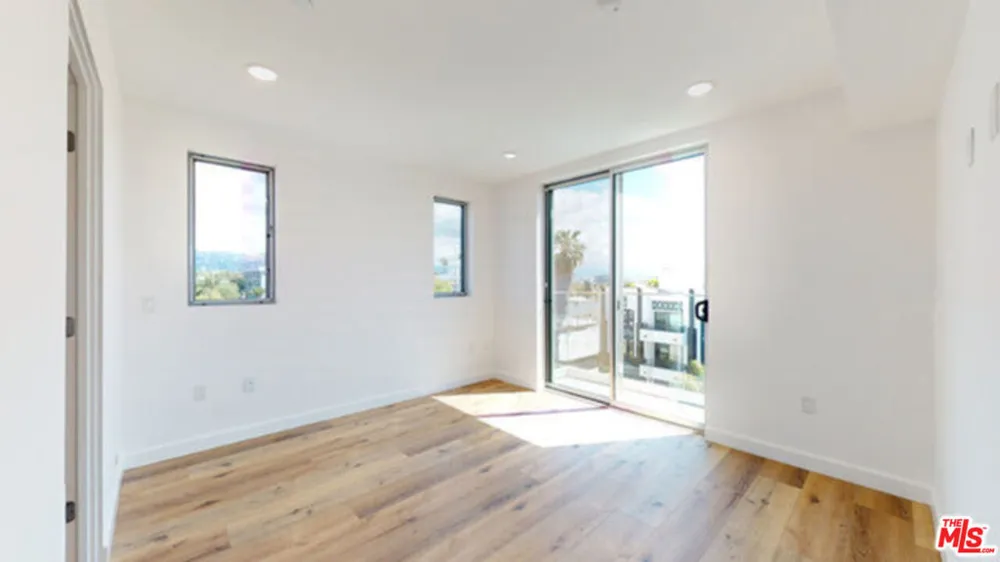 1143 Glenville Drive #501 Los Angeles, CA 90035