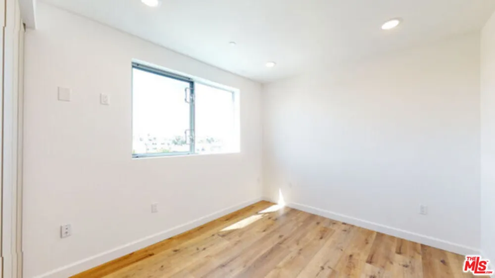 1143 Glenville Drive #501 Los Angeles, CA 90035