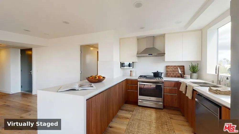 1143 Glenville Drive #501 Los Angeles, CA 90035