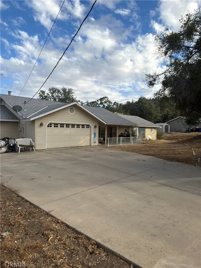 30065 Tioga Drive Coarsegold, CA 93614