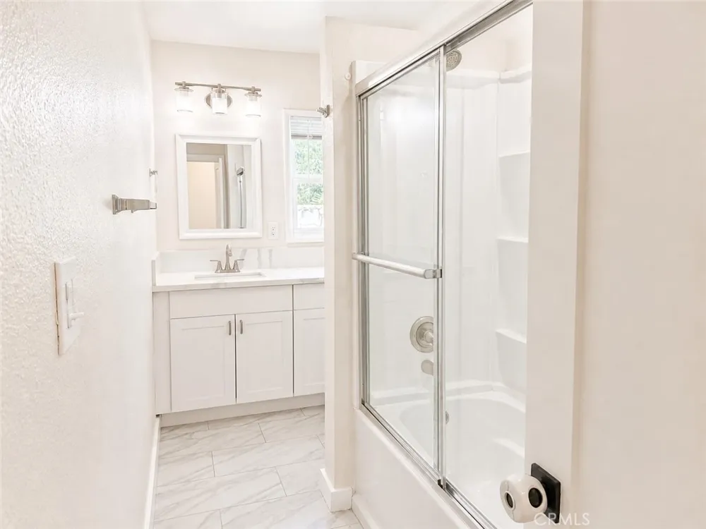 1260 Grove Avenue Upland, CA 91786