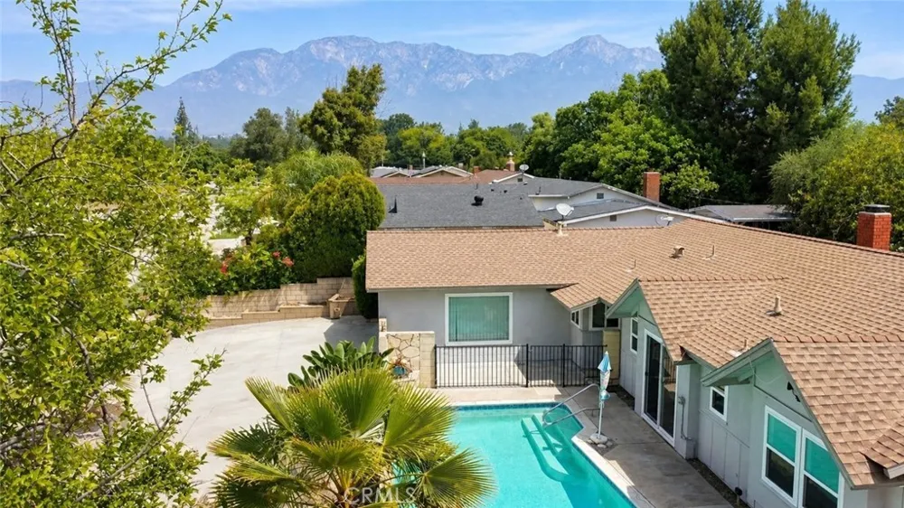 1260 Grove Avenue Upland, CA 91786