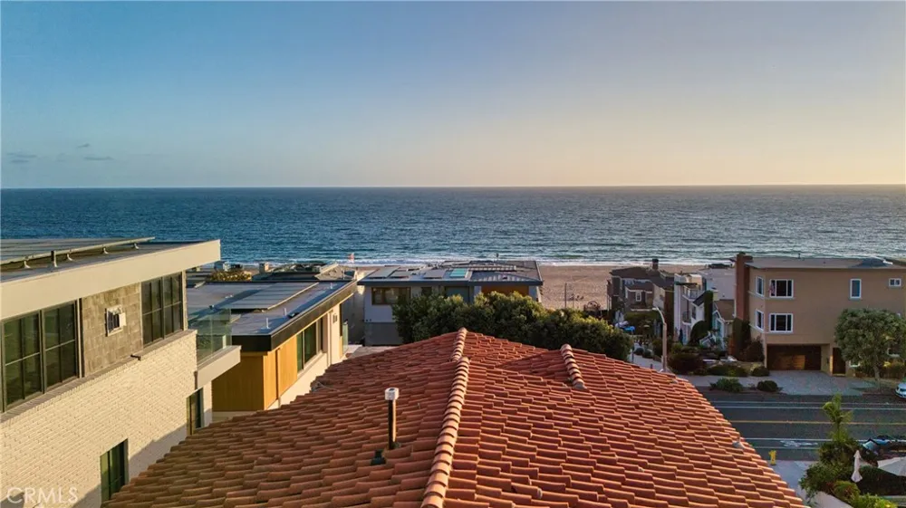 220 Manhattan Avenue Manhattan Beach, CA 90266