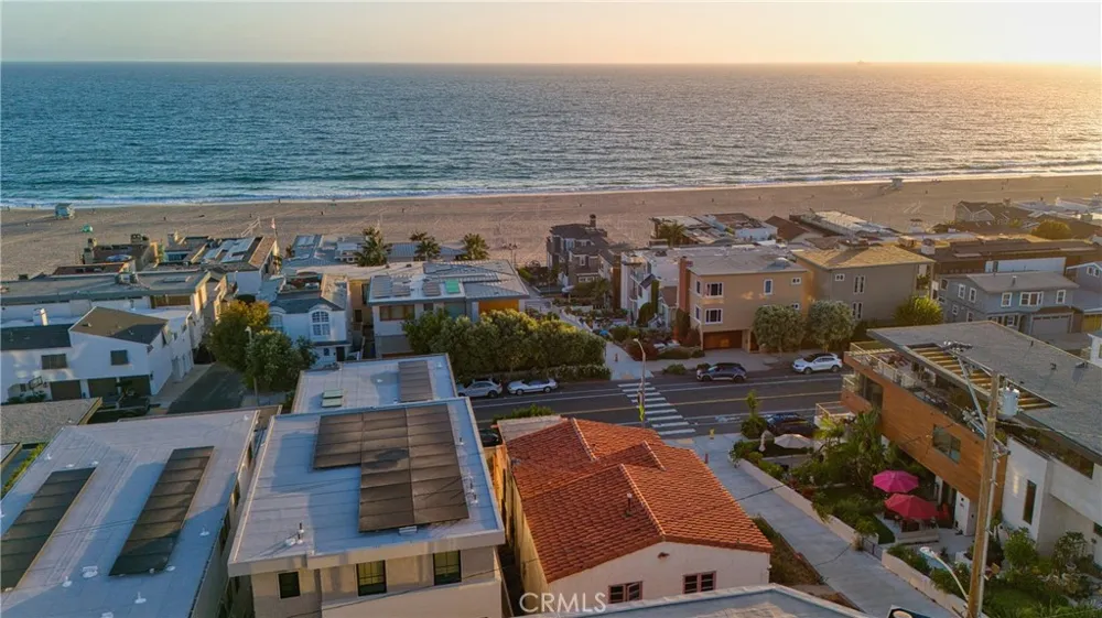 220 Manhattan Avenue Manhattan Beach, CA 90266