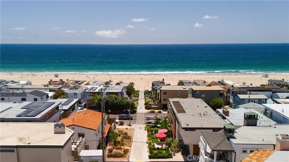 220 Manhattan Avenue Manhattan Beach, CA 90266