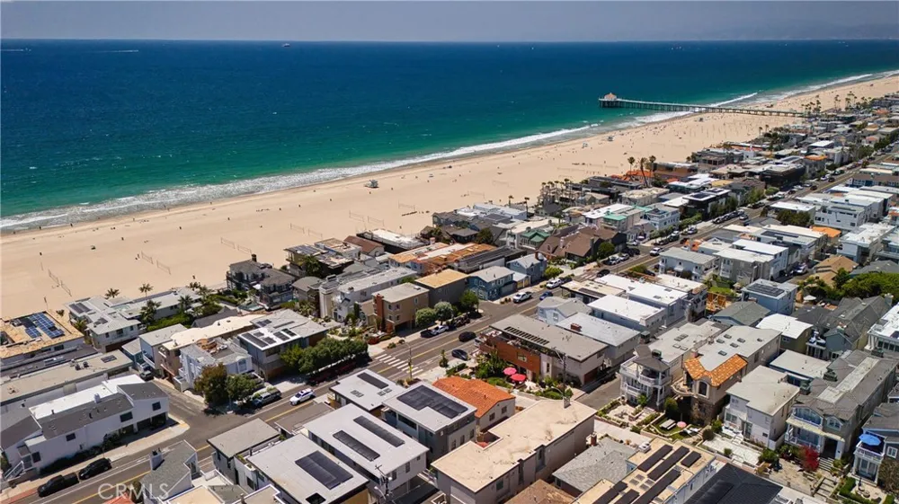 220 Manhattan Avenue Manhattan Beach, CA 90266