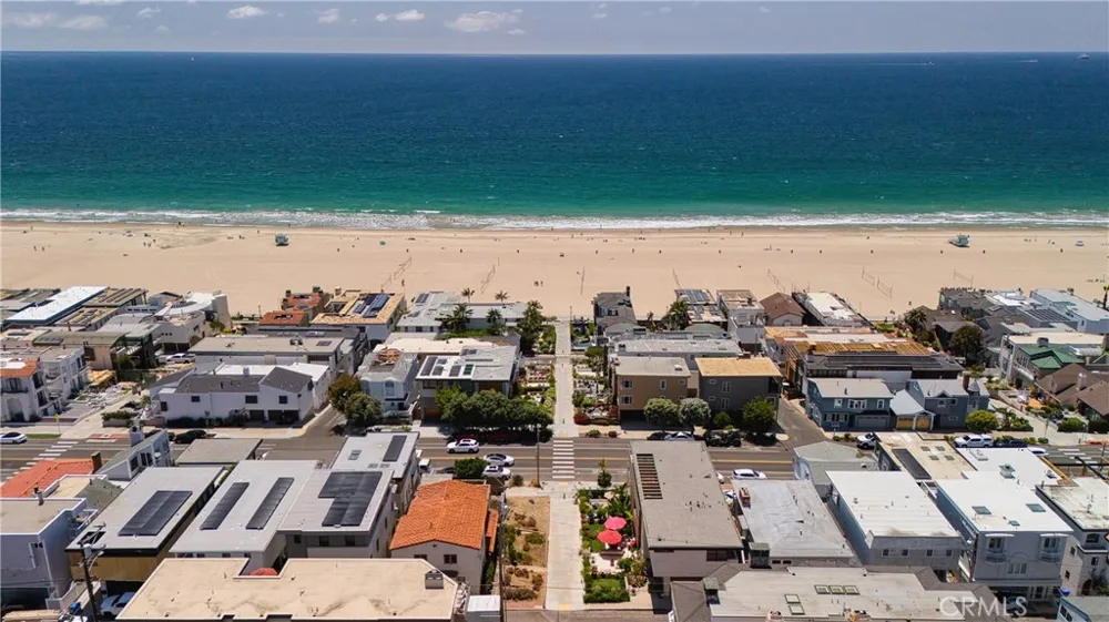 220 Manhattan Avenue Manhattan Beach, CA 90266