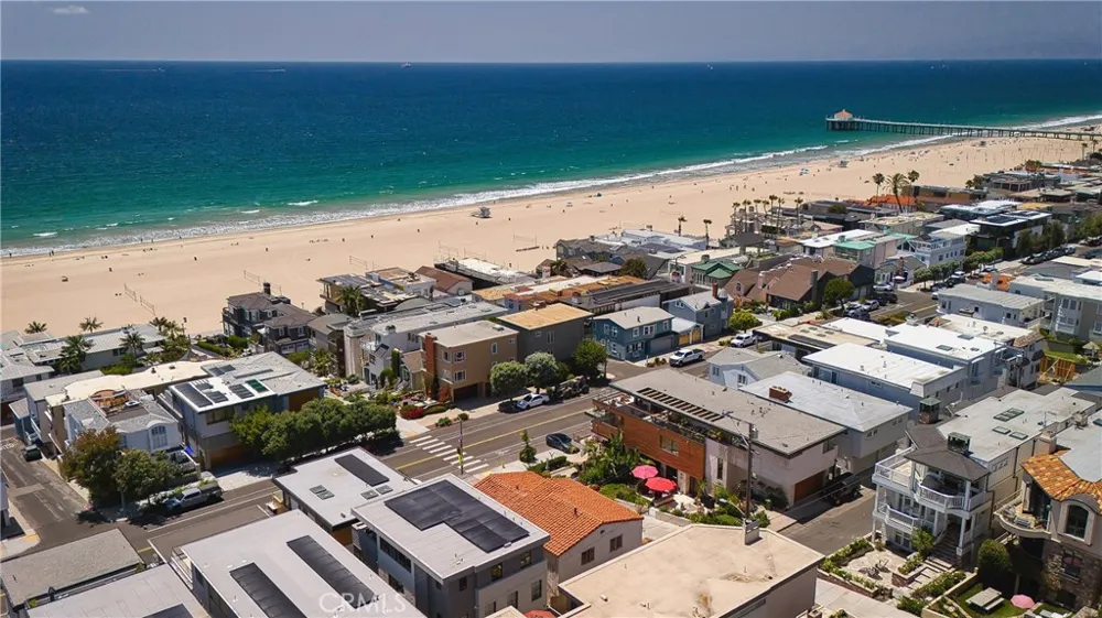220 Manhattan Avenue Manhattan Beach, CA 90266