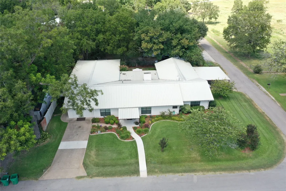 403 Hall Street Fairfield, TX 75840