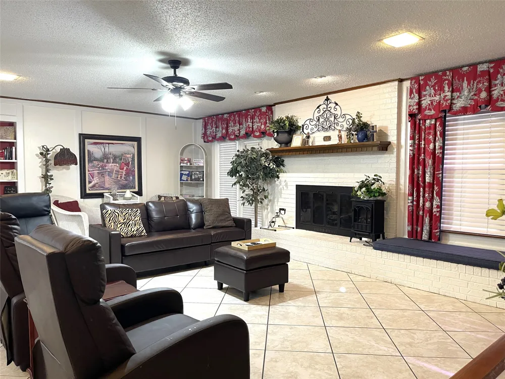 403 Hall Street Fairfield, TX 75840