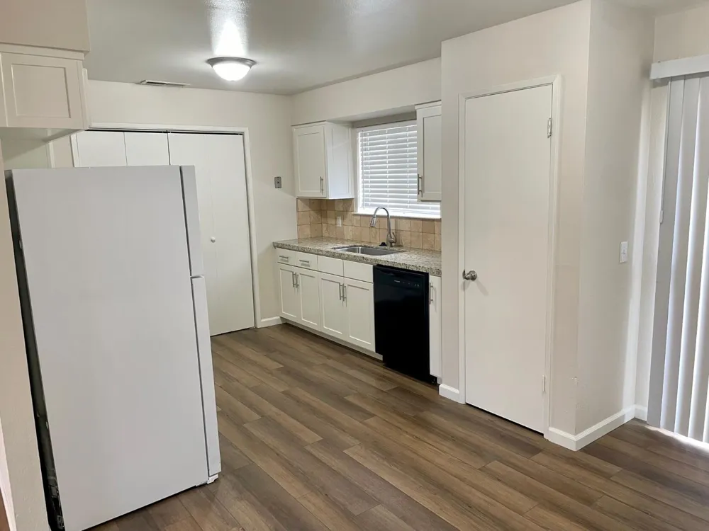 363 E Florinda Street Hanford, CA 93230