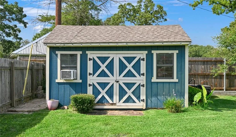 1108 Honeysuckle Ln Caldwell, TX 77836