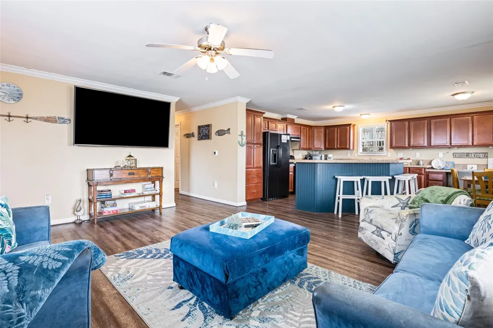 975 S Redfish Crystal Beach, TX 77650