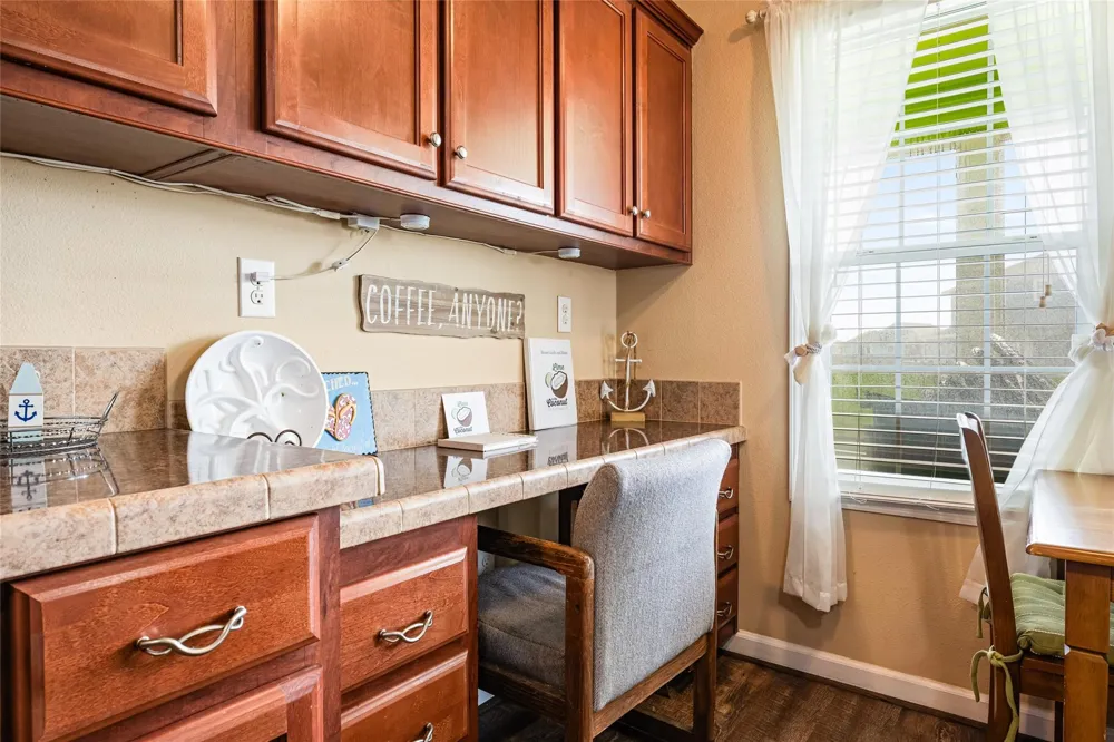 975 S Redfish Crystal Beach, TX 77650