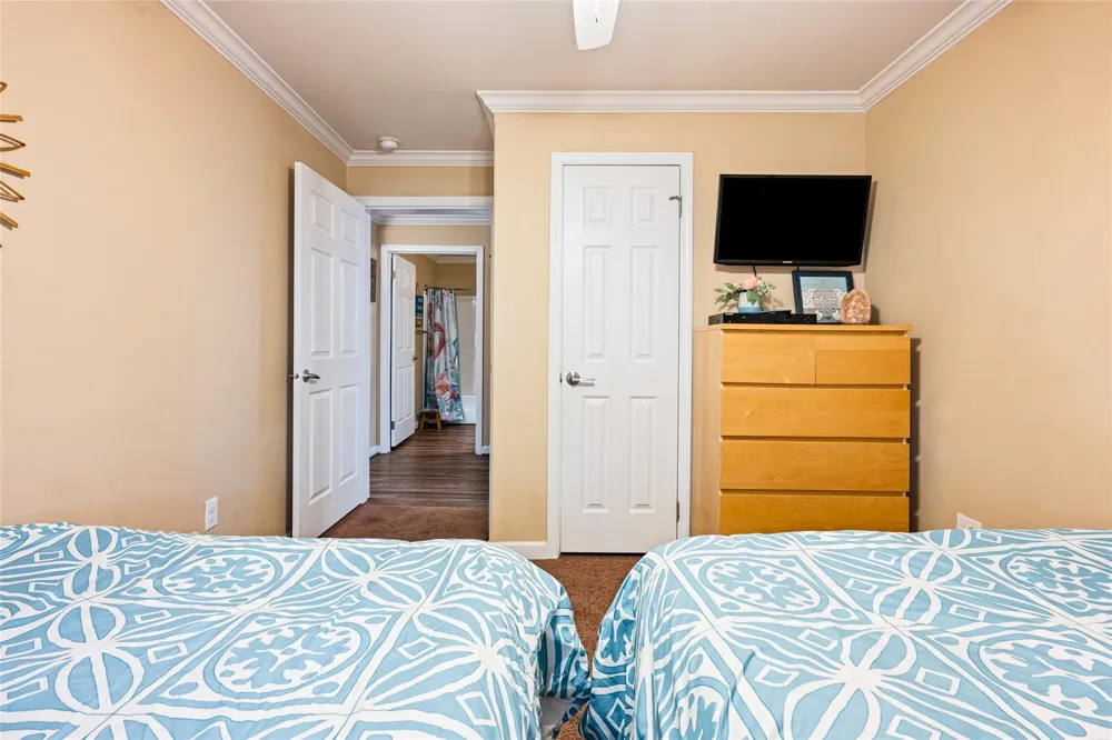 975 S Redfish Crystal Beach, TX 77650