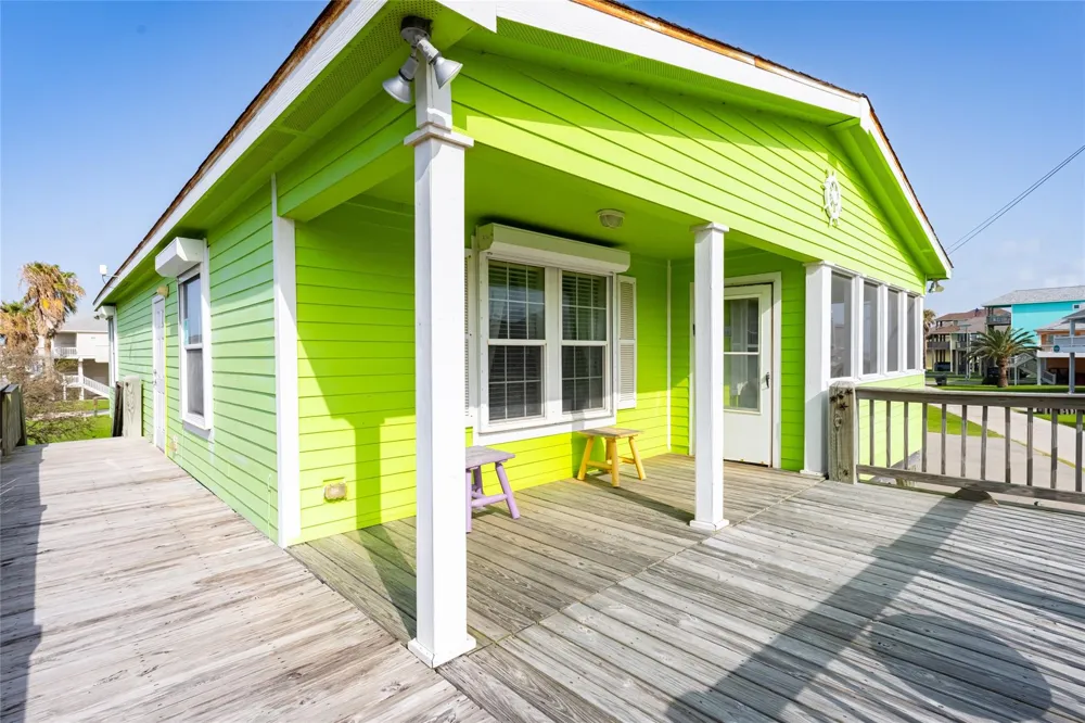 975 S Redfish Crystal Beach, TX 77650