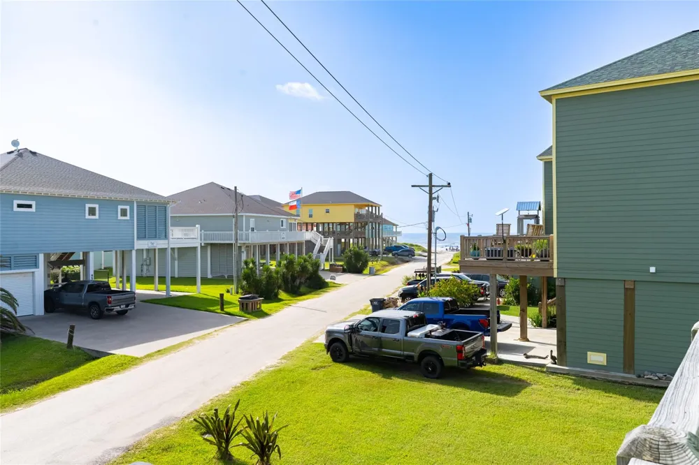 975 S Redfish Crystal Beach, TX 77650