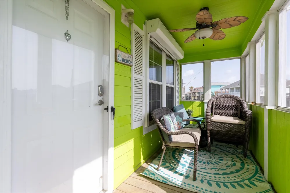 975 S Redfish Crystal Beach, TX 77650