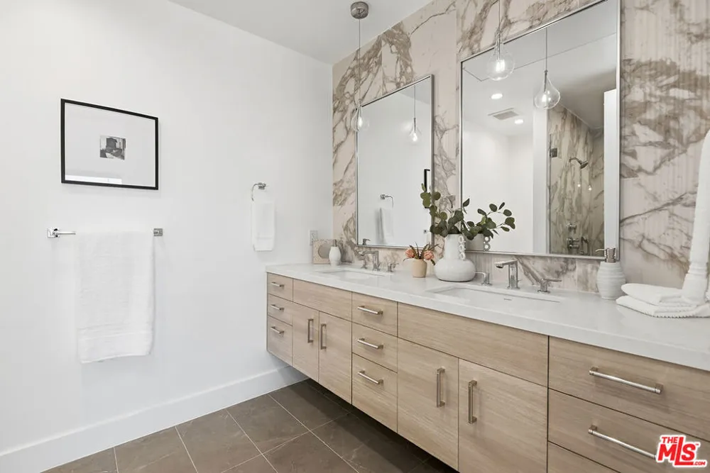 4095 Sawtelle Boulevard #C Culver City, CA 90066