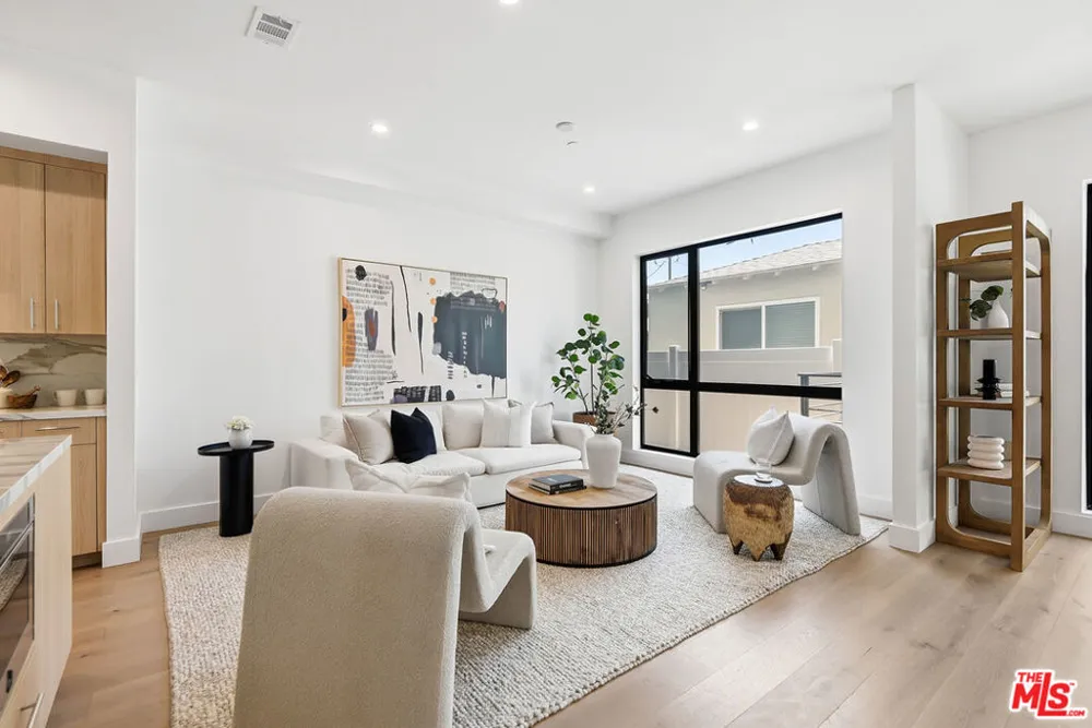 4095 Sawtelle Boulevard #C Culver City, CA 90066