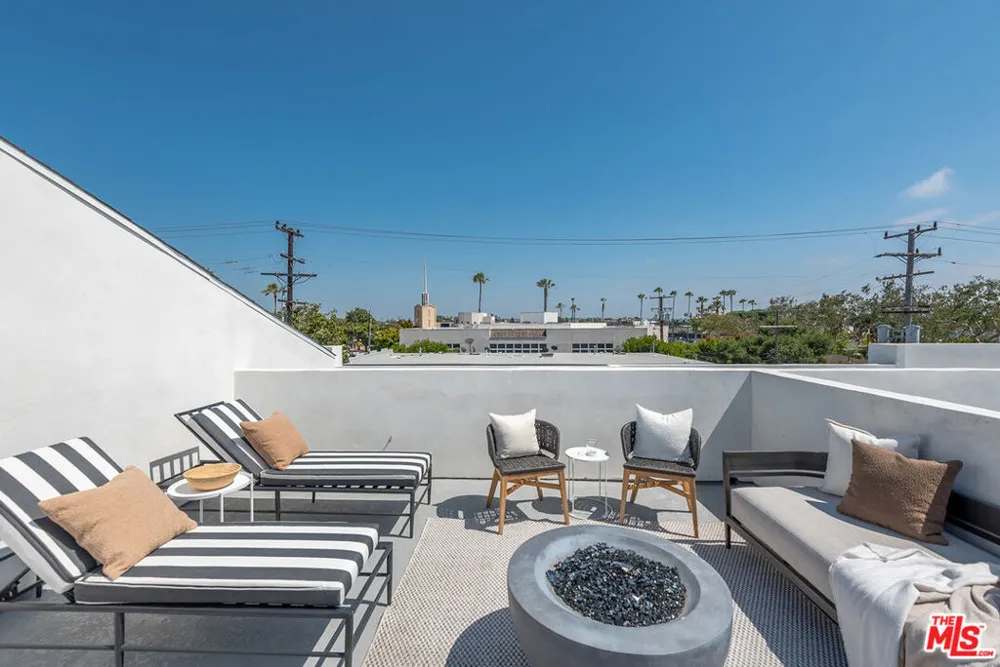 4095 Sawtelle Boulevard #C Culver City, CA 90066