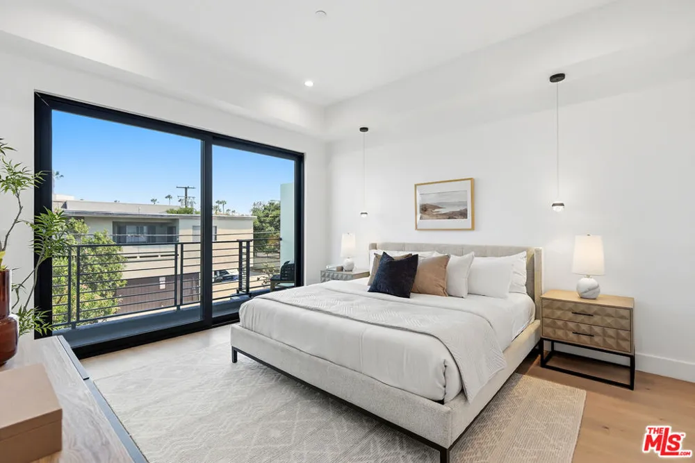 4095 Sawtelle Boulevard #C Culver City, CA 90066