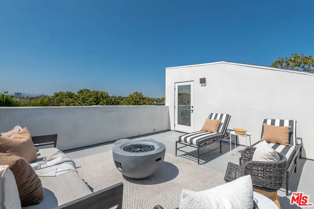 4095 Sawtelle Boulevard #C Culver City, CA 90066