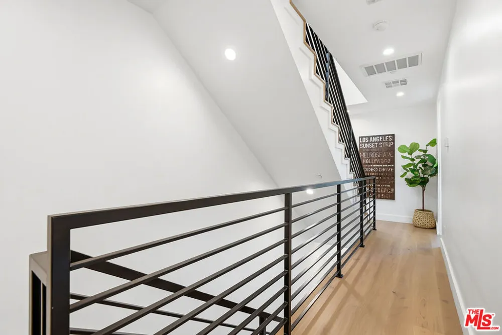 4095 Sawtelle Boulevard #C Culver City, CA 90066